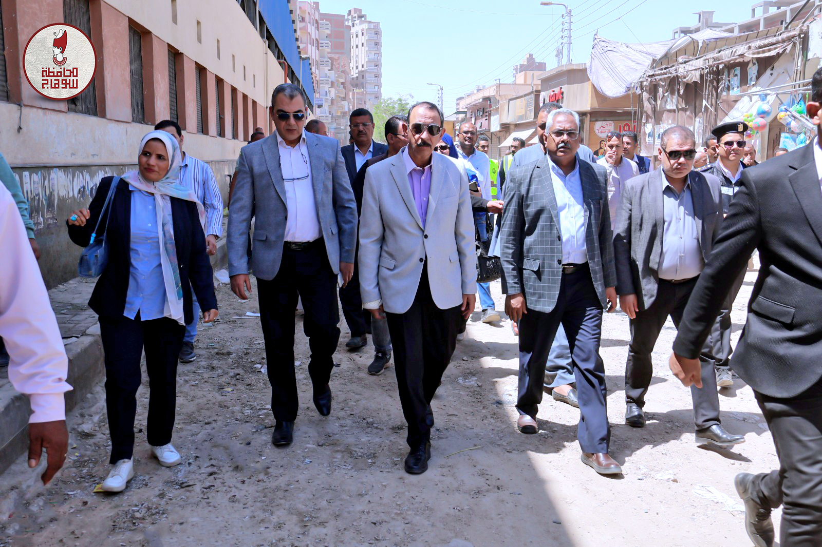 محافظ سوهاج يتفقد سوق جرجا الحضري والمركز التكنولوجي لخدمة المواطنين